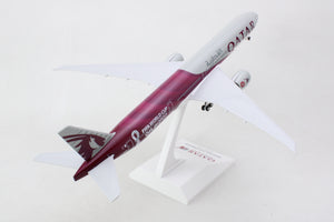 SKYMARKS QATAR 777-300 1/200 SOCCER W/GEAR