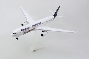 HERPA LUFTHANSA A330-300 1/200 FANHANSA DIVERSITY WINS (**)