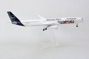 HERPA LUFTHANSA A330-300 1/200 FANHANSA DIVERSITY WINS (**)