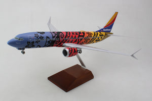 SKYMARKS SOUTWHEST 737MAX8 1/100 IMUA ONE W/WOOD STAND &GEAR