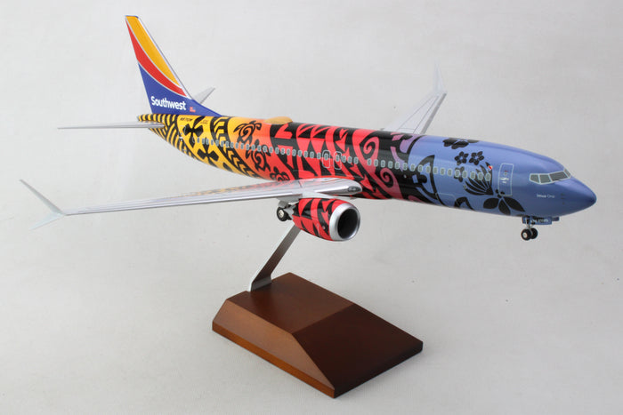 SKYMARKS SOUTWHEST 737MAX8 1/100 IMUA ONE W/WOOD STAND &GEAR