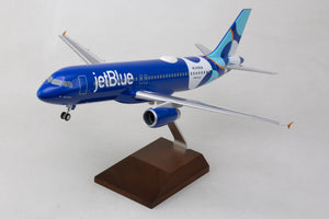 SKYMARKS JETBLUE A320 1/100 SPOTLIGHT W/WOOD STAND & GEAR