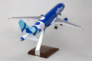 SKYMARKS JETBLUE A320 1/100 SPOTLIGHT W/WOOD STAND & GEAR