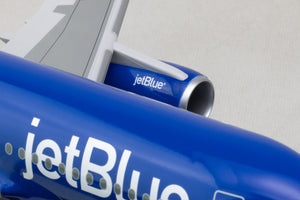 SKYMARKS JETBLUE A320 1/100 SPOTLIGHT W/WOOD STAND & GEAR