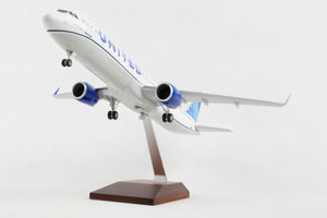 SKYMARKS UNITED A321NEO 1/100 W/WOOD STAND & GEAR