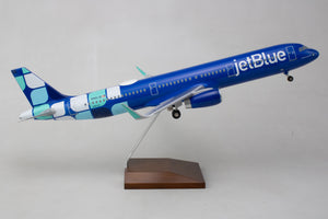 SKYMARKS JETBLUE A321 1/100 MINT W/WOOD STAND & GEAR