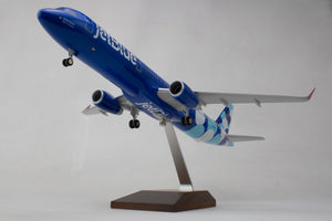 SKYMARKS JETBLUE A321 1/100 BALLOONS W/WOOD STAND & GEAR