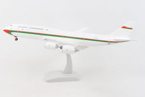 HOGAN ROYAL FLIGHT OF OMAN 747-8 1/200 W/GEAR REG#A40-HMS