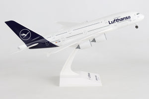 SKR1032 SKYMARKS LUFTHANSA A380 1/200 W/GEAR NEW LIVERY - SkyMarks Models