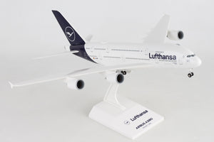 SKR1032 SKYMARKS LUFTHANSA A380 1/200 W/GEAR NEW LIVERY - SkyMarks Models