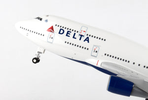 SKYMARKS DELTA 747-400 1/200 W/GEAR REG#N661US