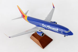 SKR8250 SKYMARKS SOUTHWEST 737-800 1/100 W/GEAR & WOOD STAND HEART - SkyMarks Models