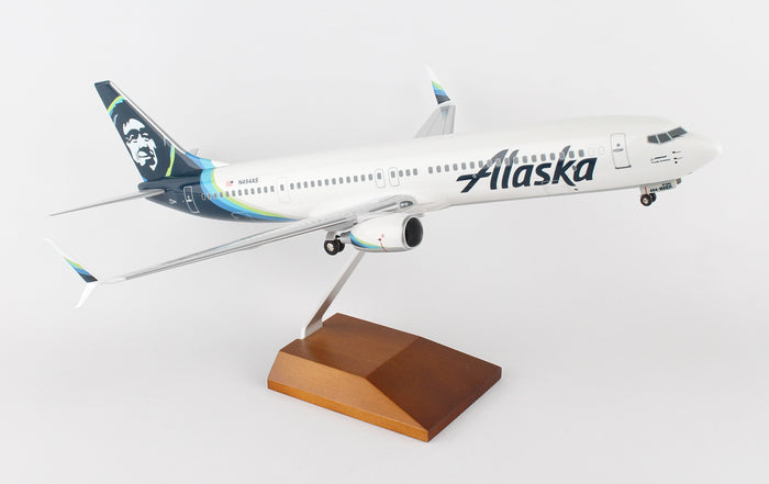 SKYMARKS ALASKA 737-900 1/100 W/WOOD STAND & GEAR