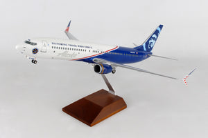 SKYMARKS ALASKA 737-900 1/100 VETERANS W/WOOD STAND & GEAR