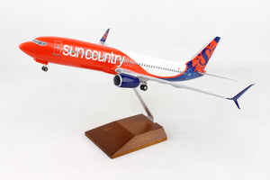 SKYMARKS SUN COUNTRY 737-800 1/100 W/GEAR & STAND