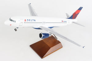 SKYMARKS DELTA A320 1/100 W/WOOD & GEAR