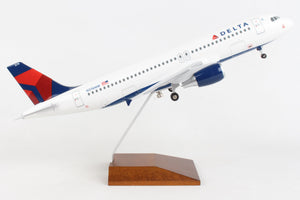 SKYMARKS DELTA A320 1/100 W/WOOD & GEAR