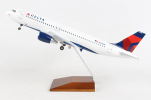 SKYMARKS DELTA A320 1/100 W/WOOD & GEAR