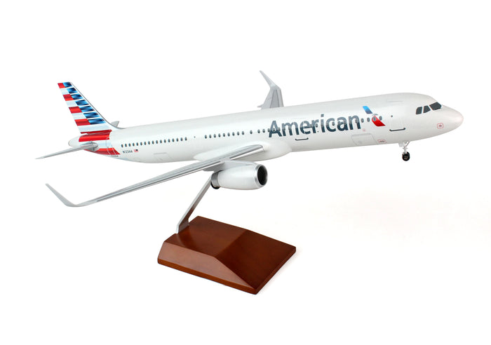 SKYMARKS AMERICAN A321 1/100 W/WOOD STAND & GEAR