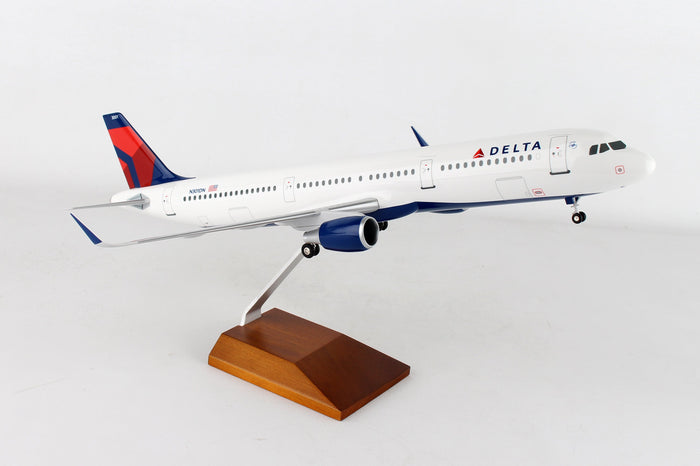 SKYMARKS DELTA A321 1/100 W/WOOD STAND & GEAR