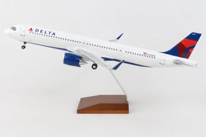 SKYMARKS DELTA A321NEO 1/100 W/WOOD STAND & GEAR