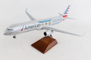 SKYMARKS AMERICAN A321 1/100 MEDAL OF HONOR W/WOOD STAND&GEA