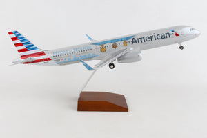 SKYMARKS AMERICAN A321 1/100 MEDAL OF HONOR W/WOOD STAND&GEA