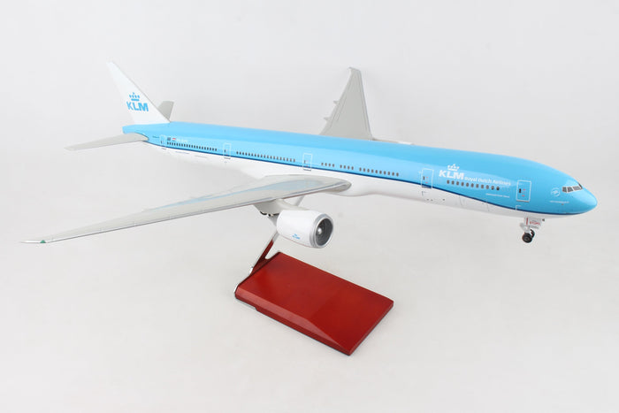 SKYMARKS KLM 777-300 1/100 W/WOOD STAND & GEAR