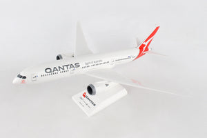 SKR942 SKYMARKS QANTAS 787-9 1/200 NEW LIVERY 2017 - SkyMarks Models