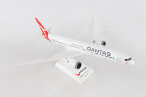 SKR942 SKYMARKS QANTAS 787-9 1/200 NEW LIVERY 2017 - SkyMarks Models