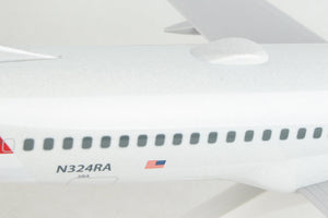 SKYMARKS AMERICAN 737MAX8 1/130 W/WIFI DOME