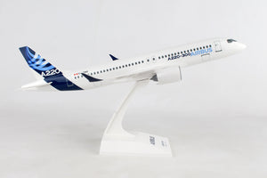 SKR991 SKYMARKS AIRBUS HOUSE A220-300 1/100 - SkyMarks Models